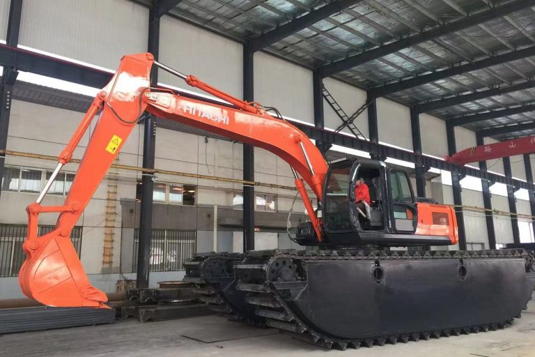 23-26 Ton Amphibious Excavator
