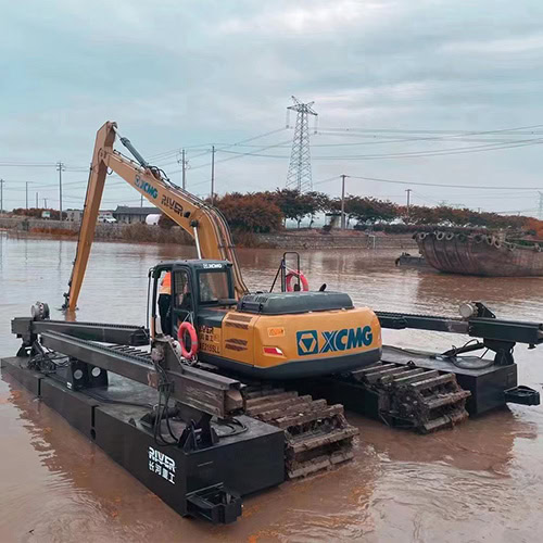 23-26 Ton Amphibious Excavator