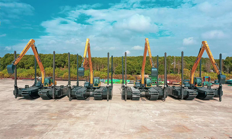 amphibious excavator