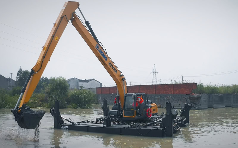 Long Reach Arm Excavator Dredging Operation